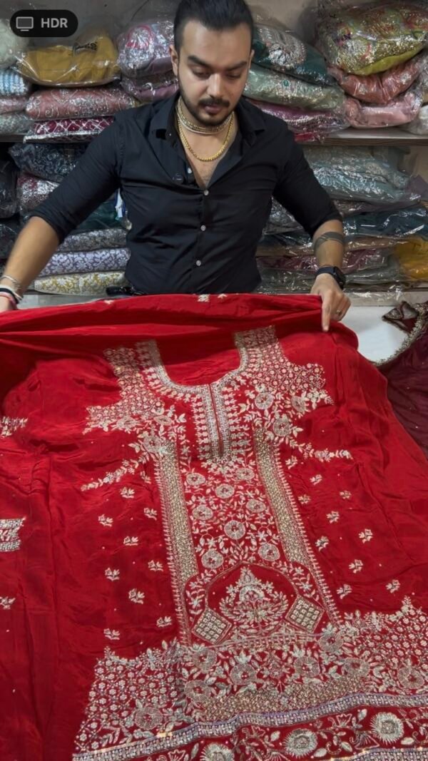 Video preview for Heavy Handwork Front/Back Weeding Suit