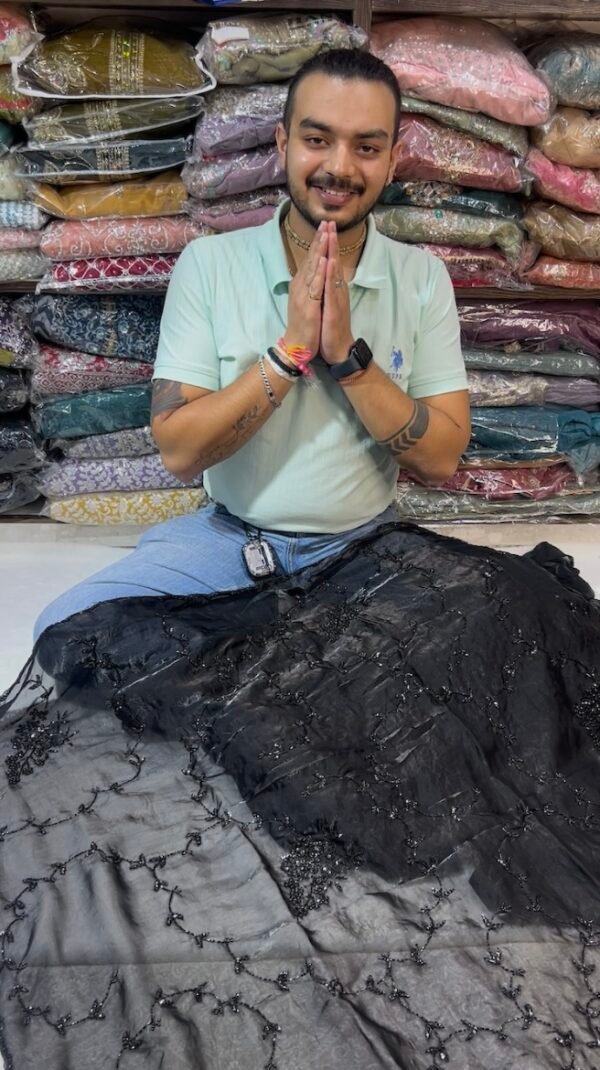 Video preview for Black Solo Girlish Saree